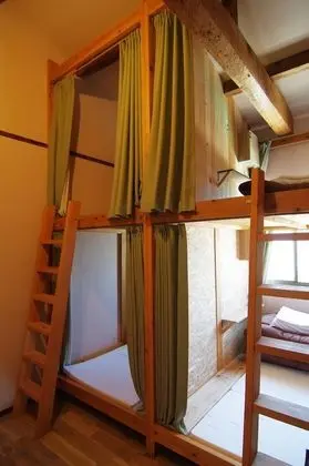 Ortak Ranzalı Oda, Sadece kadınlar için (For 4 People)