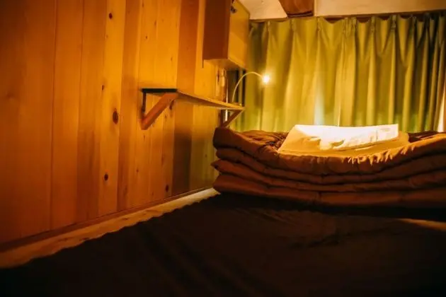 Ortak Ranzalı Oda, Sadece kadınlar için (For 4 People)