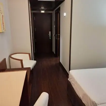 Habitacion doble con 2 camas adaptada para minusvalidos