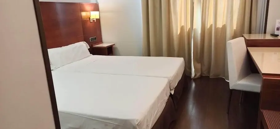 Standard Büyük Yataklı Tek Kişilik Oda