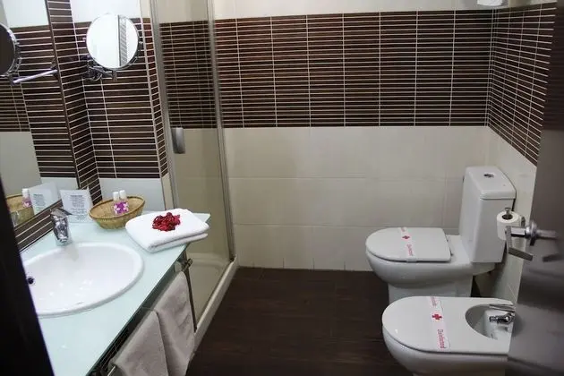 Standard Büyük Yataklı Tek Kişilik Oda