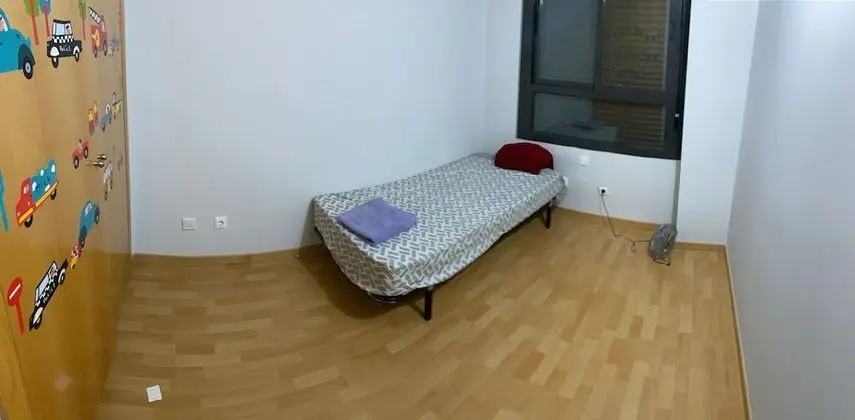 Basic Oda, 1 En Büyük (King) Boy Yatak, Şehir Manzaralı