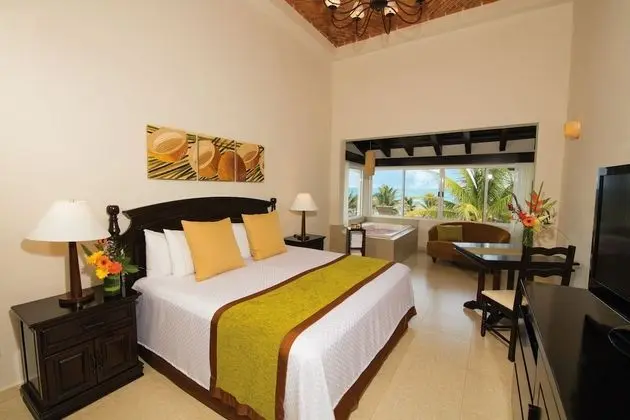 OCEANFRONT DOME SUITE