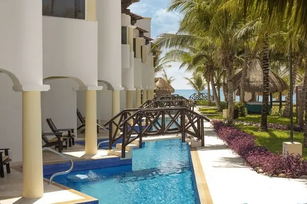 OCEANFRONT JUNIOR SUITE