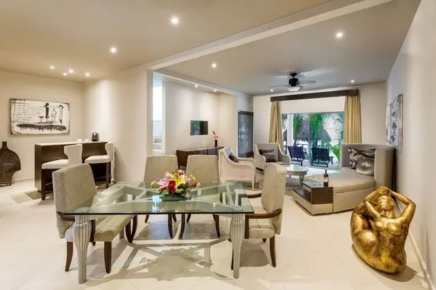 OCEANFRONT JUNIOR SUITE