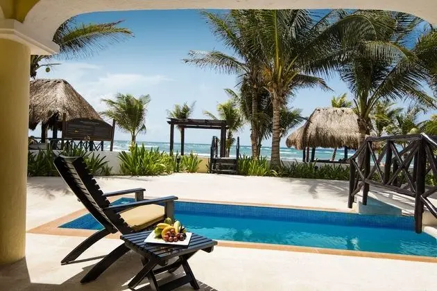 OCEANFRONT JUNIOR SUITE