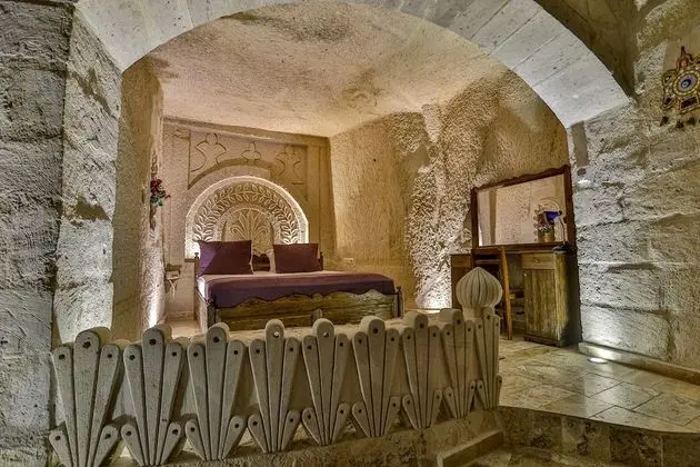 Deluxe Tek Büyük Yataklı Oda (Cave)