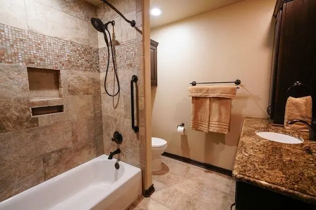 Luxury Oda, 1 En Büyük (King) Boy Yatak, Özel Banyo