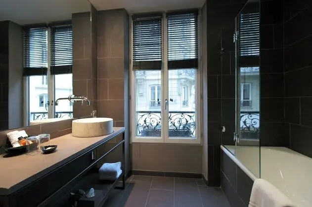 Tek Büyük Yataklı Oda (Emotion)