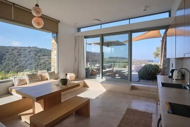 Superior Villa, Deniz Manzaralı