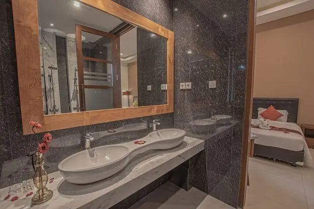 Luxury Dört Kişilik Oda, Birden Çok Yatak, Nehir Manzaralı, Executive Katı (Diamond)