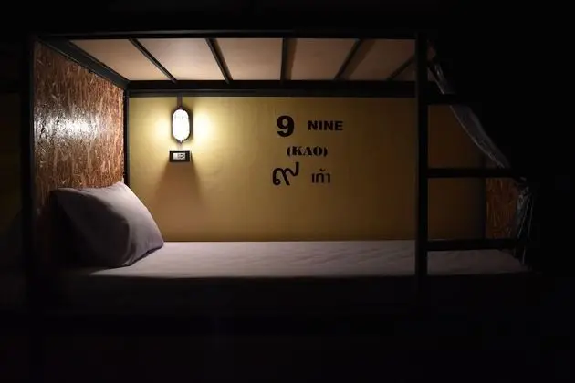 8 Bunk Bed Private Share Bath Room