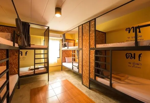 8 Bunk Bed Private Share Bath Room