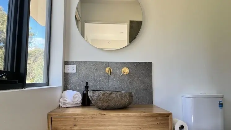 Ev