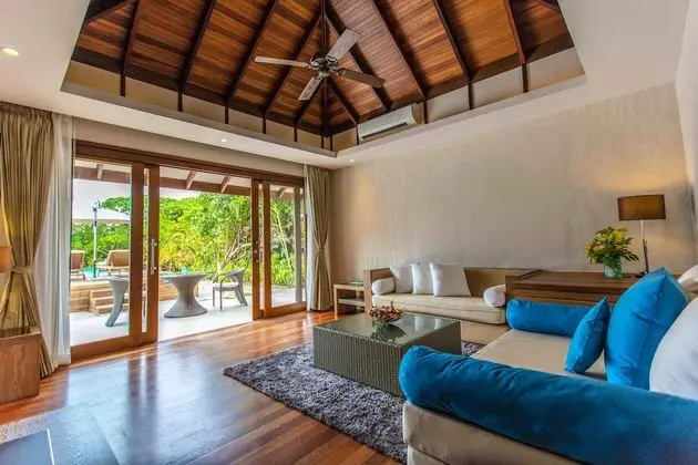 Deluxe Sunset Beach Villa with Pool