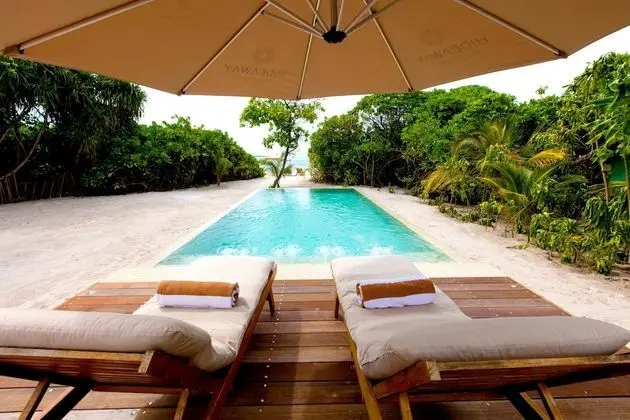 Deluxe Sunset Beach Villa with Pool