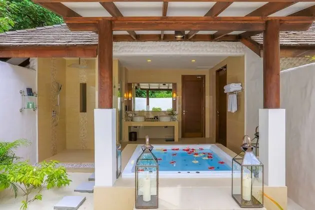 Deluxe Sunset Beach Villa with Pool