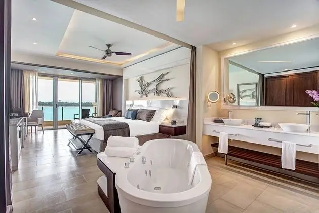 Luxury Junior Suite Ocean View