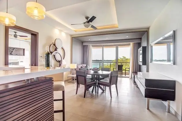 Luxury Presidential One Bedroom Suite Ocean View