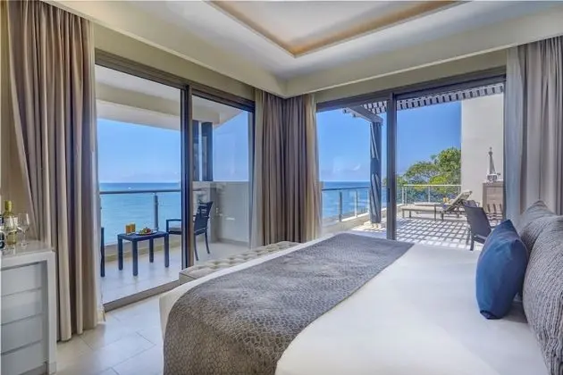 Luxury Presidential One Bedroom Suite Ocean View