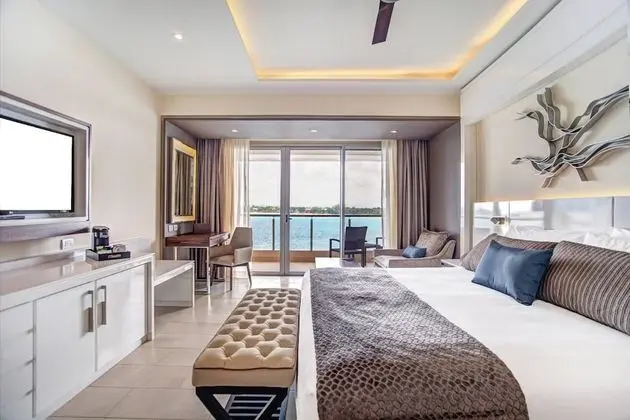 Luxury Presidential One Bedroom Suite Ocean View Diamond Club