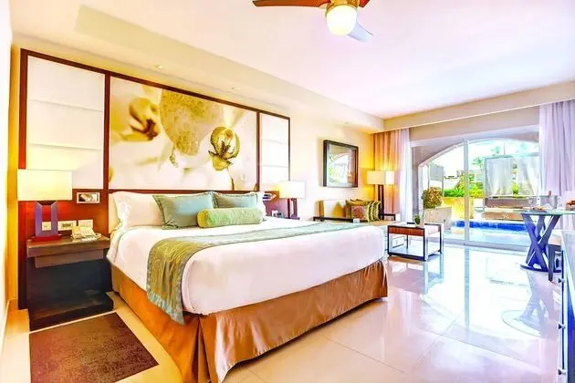 Luxury Swim out Room Diamond Club