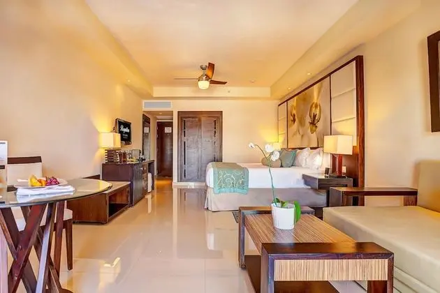 Luxury Swim out Room Diamond Club