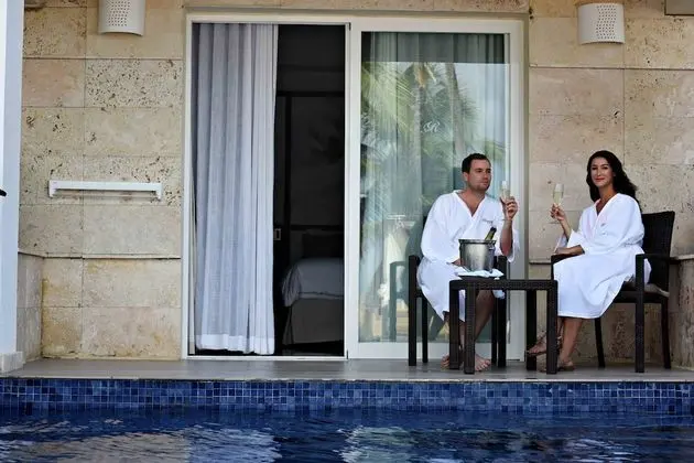 Luxury Swim out Room Diamond Club