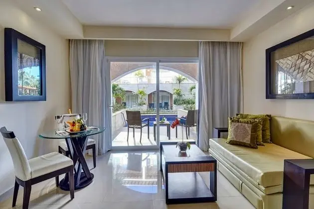 Luxury Swim out Room Diamond Club