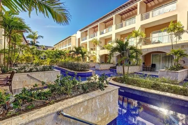 Luxury Swim out Room Diamond Club
