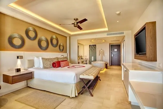 Honeymoon Suite Ocean View Diamond Club