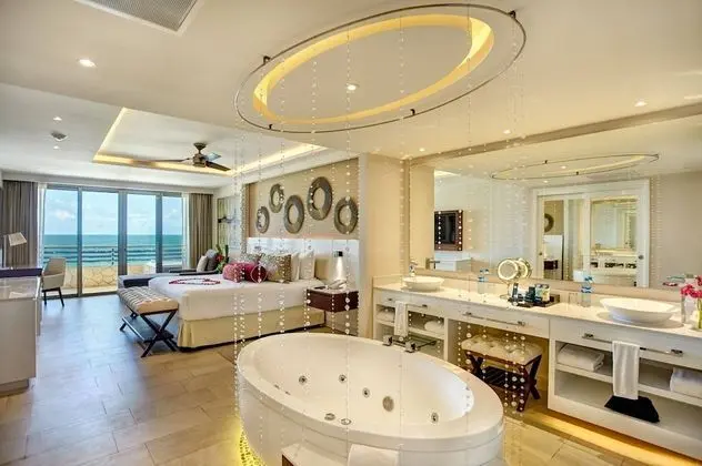 Honeymoon Suite Ocean View Diamond Club