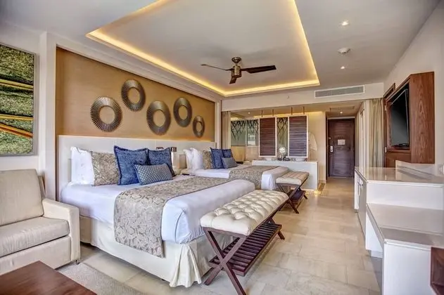 Luxury Junior Suite Swim Out