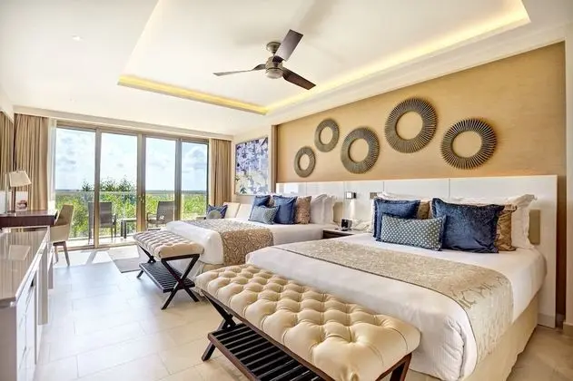 Luxury Suite with Terrace Jacuzzi