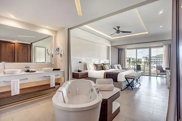 Luxury Junior Suite Diamond Club