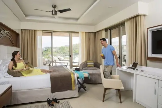 Luxury Penthouse One bedroom suite Ocean view terrace jacuzi Diamond Club