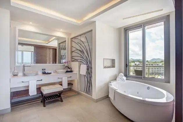 Luxury Penthouse One bedroom suite Ocean view terrace jacuzi Diamond Club