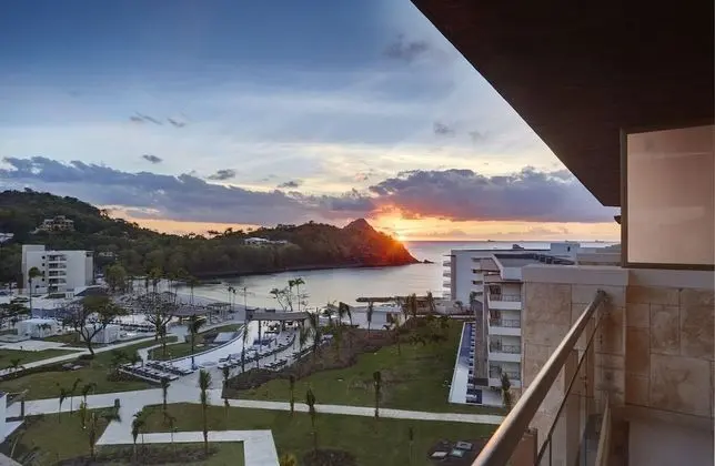 Luxury Presidential one Bedroom ocean view