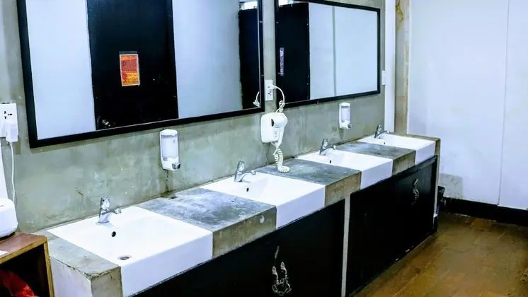 Standard Ortak Ranzalı Oda, Sadece kadınlar için, Park Manzaralı