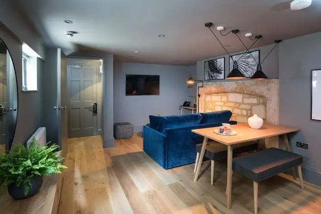 Luxury Apart Daire, 1 En Büyük (King) Boy Yatak ve Çekyat, Mutfak, Zemin Kat