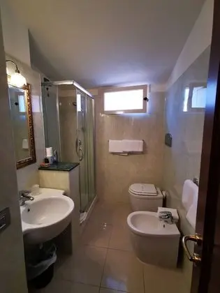 Mansarda con letto matrimoniale o 2 letti singoli, 1 camera da letto