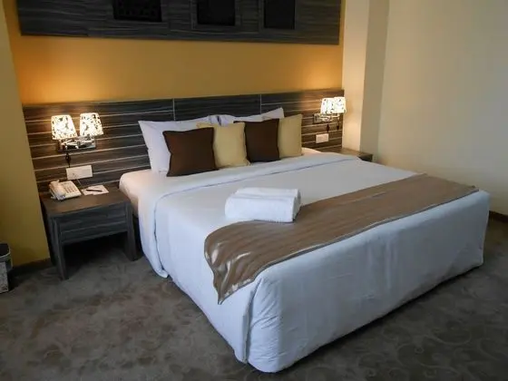 Deluxe Suite Hill View