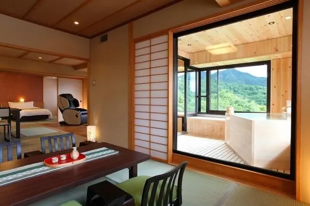 Traditional Süit (Japanese Style, Open-air Bath, Aoba)