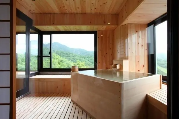 Traditional Süit (Japanese Style, Open-air Bath, Aoba)