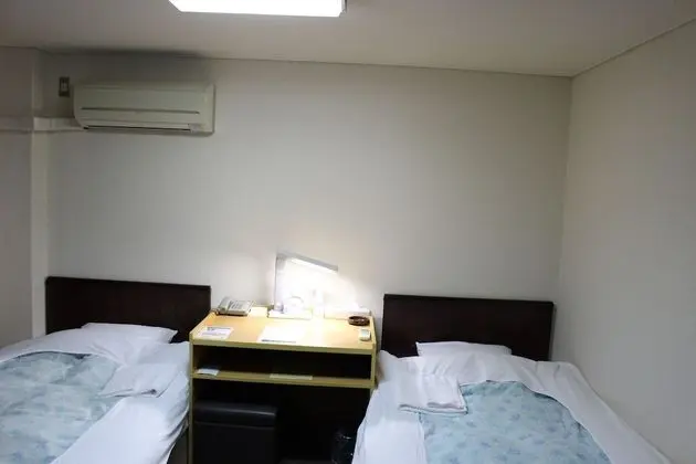 İki Ayrı Yataklı Oda, Sigara İçilebilir (A)