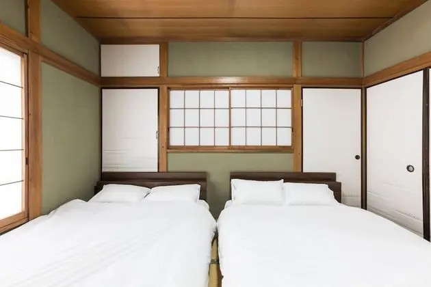 Ev (Private Vacation)