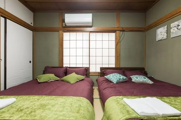 Ev (Private Vacation)