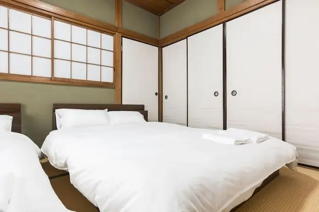 Ev (Private Vacation)