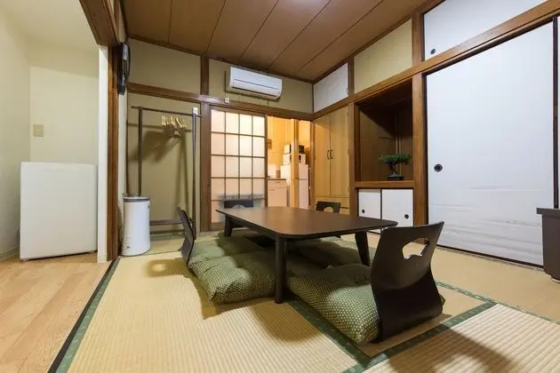 Ev (Private Vacation)