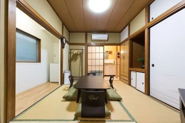 Ev (Private Vacation)